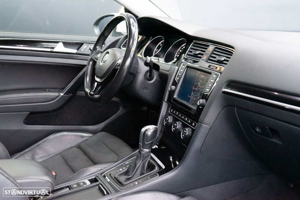 VW Golf Variant 1.6 TDi R-Line DSG - 5