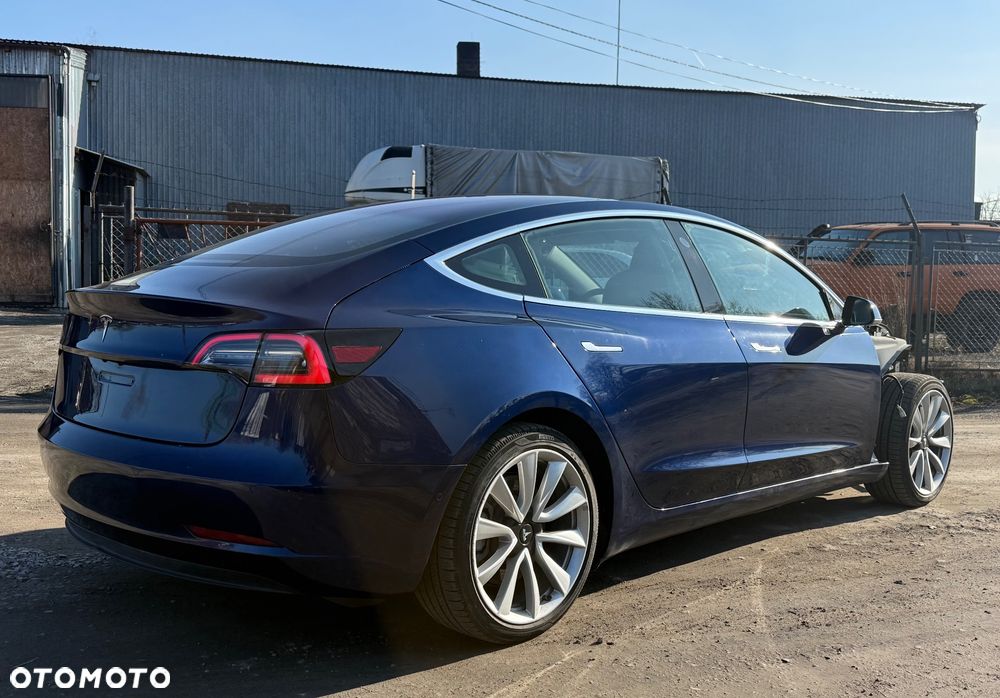Tesla Model 3 Langstreckenbatterie RWD - 4