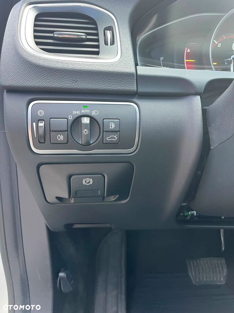 Volvo S60 D4 Geartronic Momentum - 23