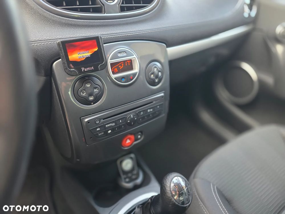 Renault Clio - 17