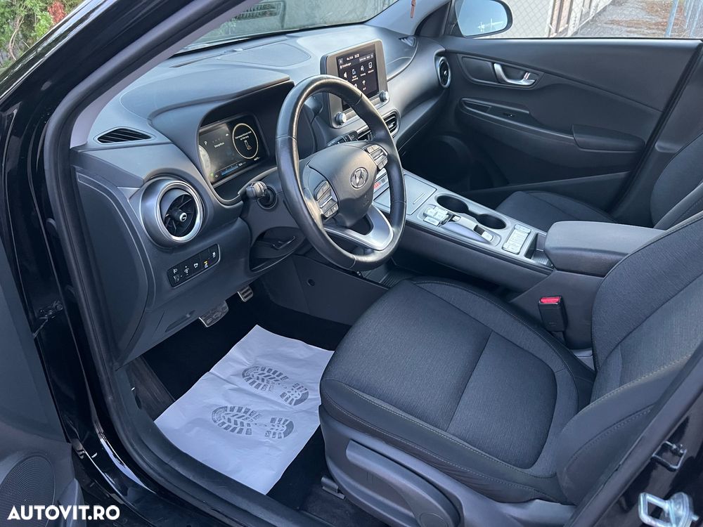 Hyundai KONA Select - 6