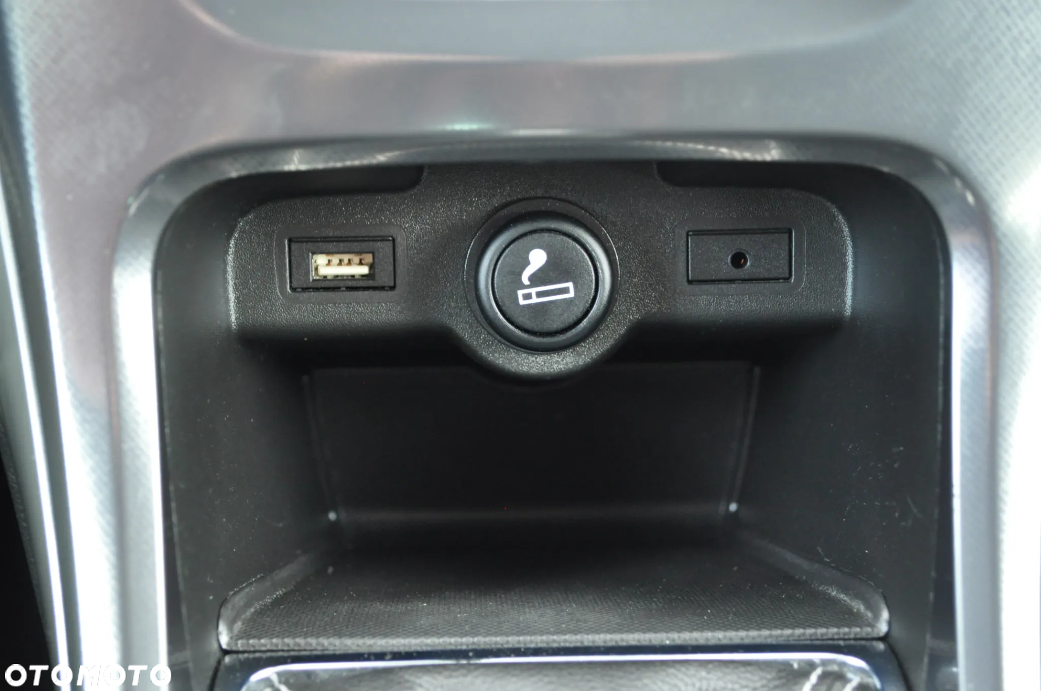 Opel Astra 1.6 Turbo Innovation - 28