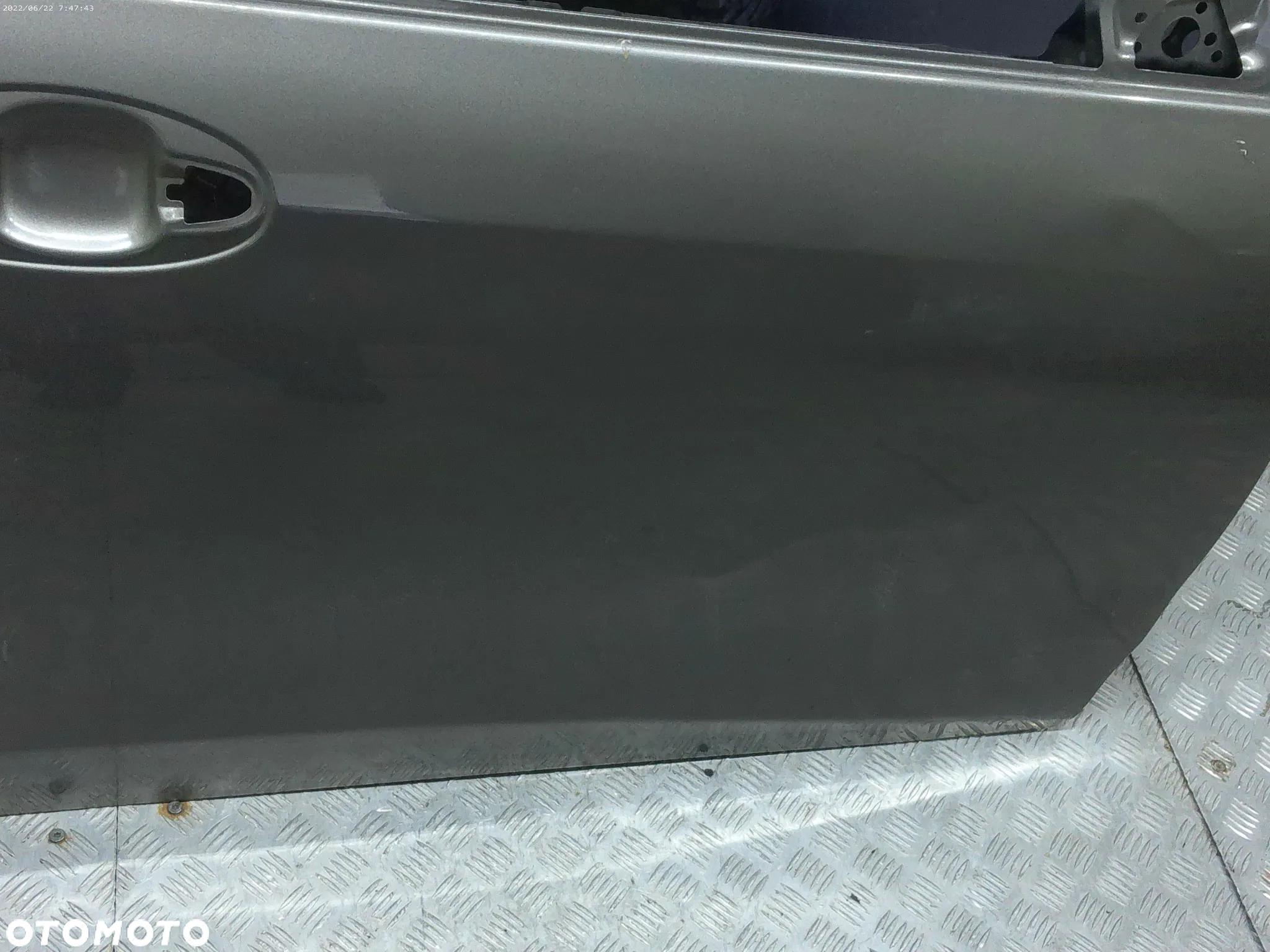 Toyota yaris iii lift 17- drzwi prawe przód - 2