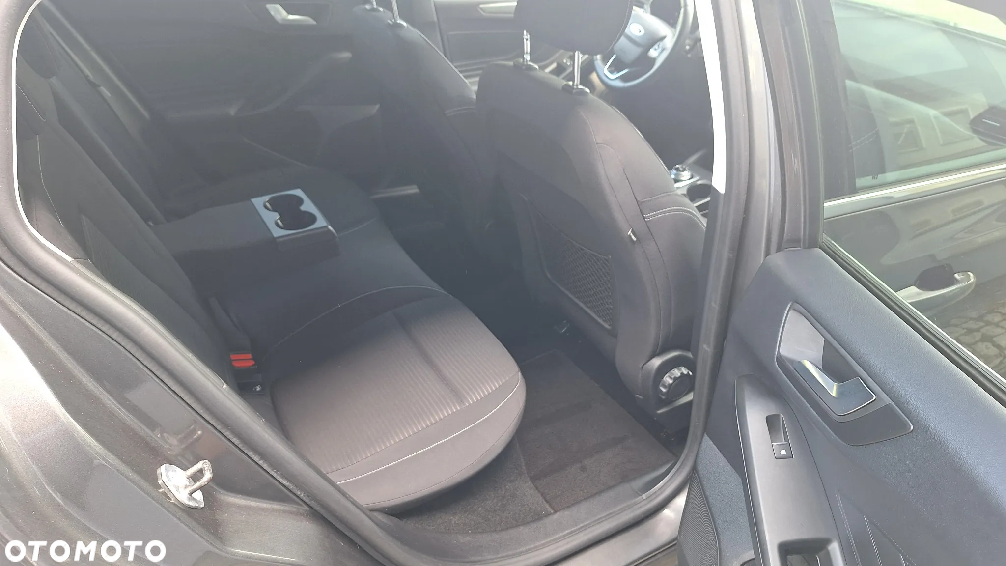 Ford Focus 1.5 EcoBlue Start-Stopp-System TITANIUM - 11