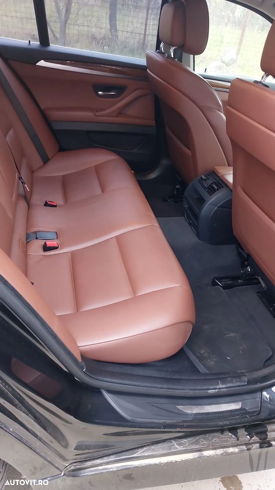 BMW Seria 5 520d Touring Aut. Luxury Line - 13