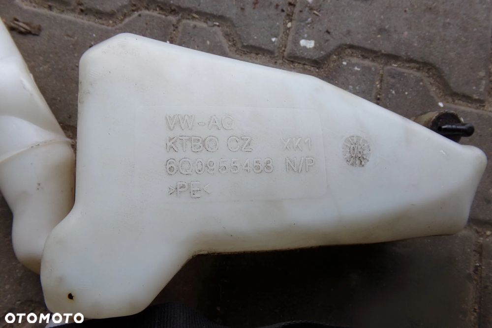 Zbiornik płynu do spryskiwaczy z silniczkiem Skoda Fabia I 2005r. - 4