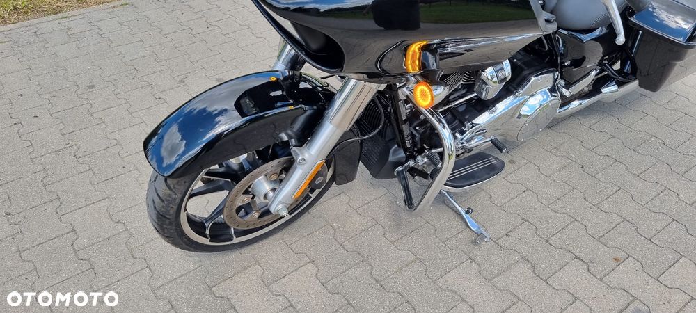 Harley-Davidson Touring Road Glide - 14