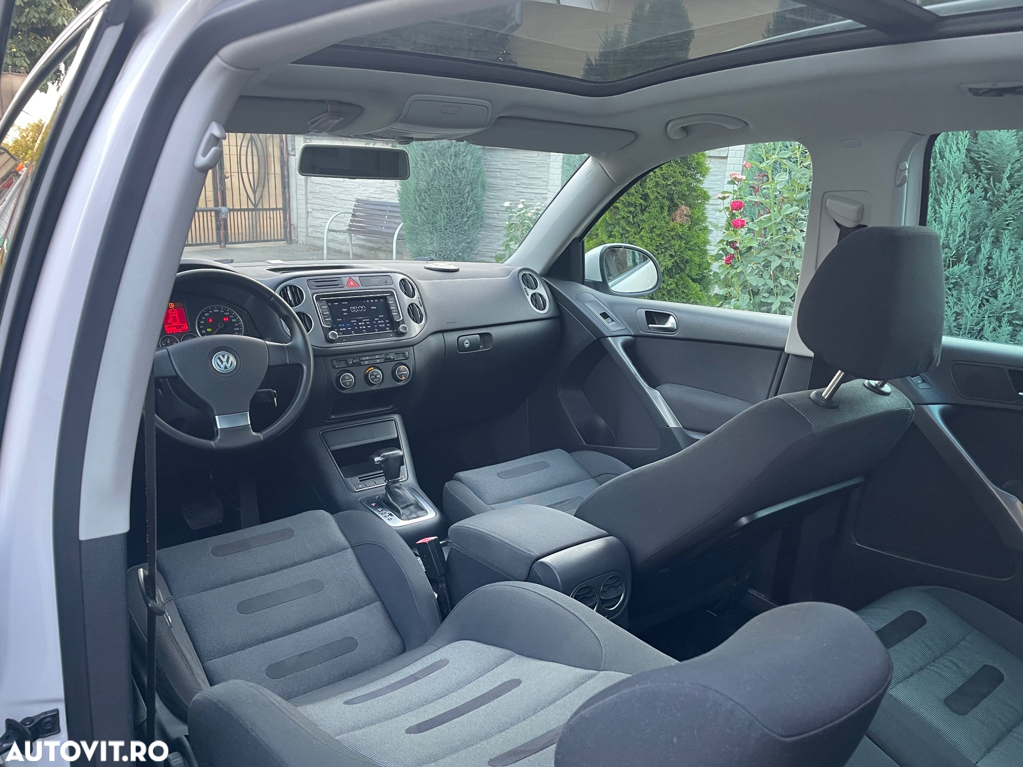 Volkswagen Tiguan - 17