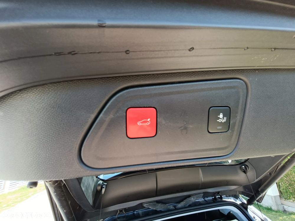 Peugeot 3008 1.5 BlueHDi Allure Pack S&S EAT8 - 17
