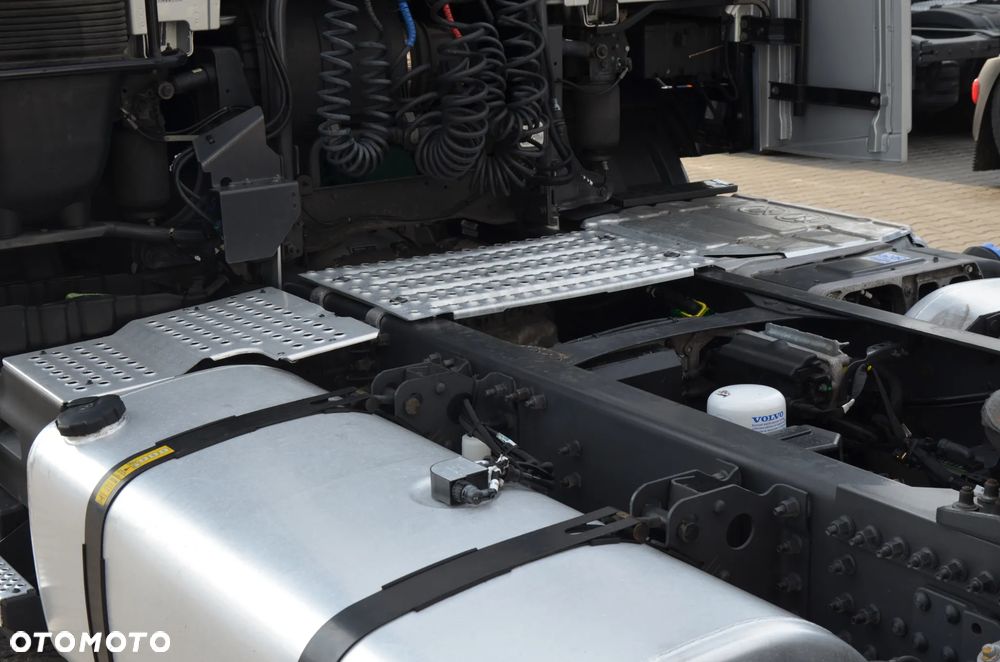 Volvo FH 5 NEW / MEGA / 2021r. / KLIMA P. / FULL LED / ACC / NAVI / KAMERA / DE / 8019 - 17