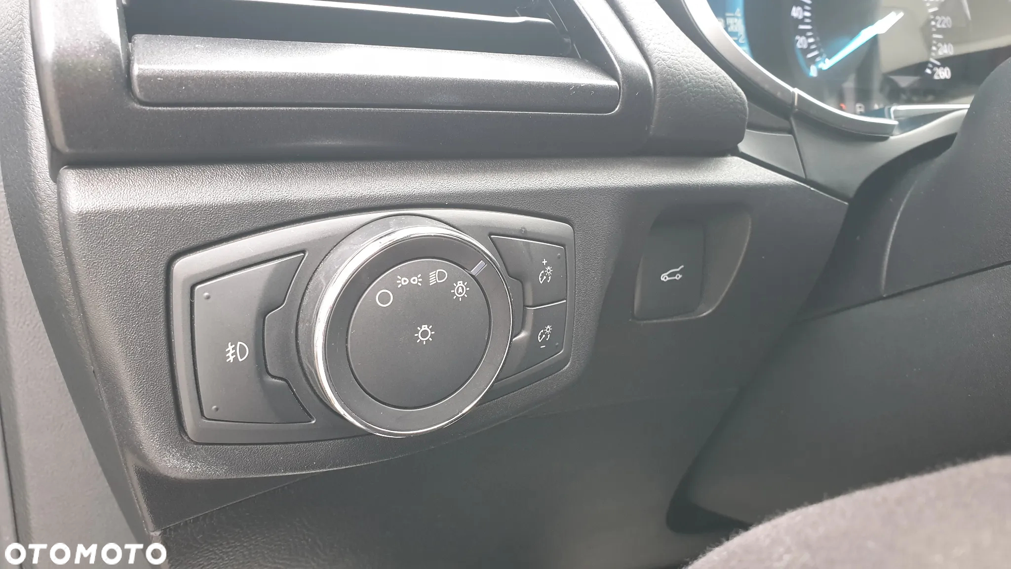Ford Fusion 2.0 EcoBoost Titanium - 19