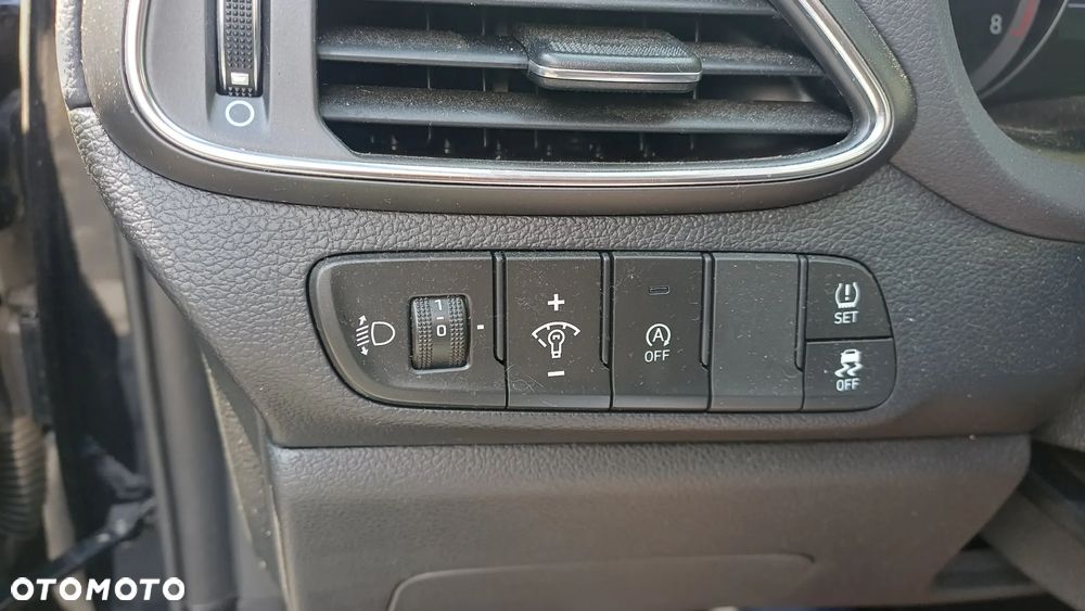 Hyundai i30 1.0 T-GDI 48V-Hybrid Connect & Go - 14