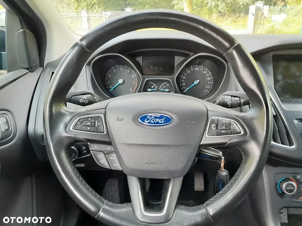 Ford Focus 1.0 EcoBoost Titanium - 12