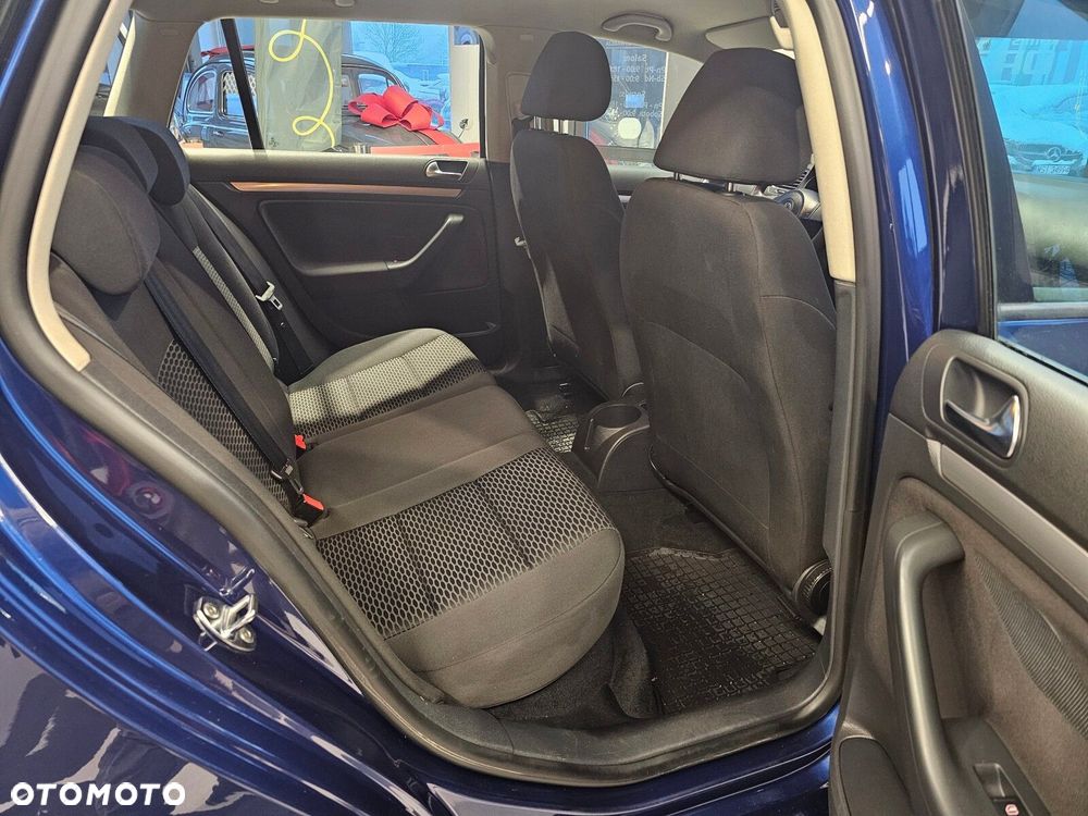 Volkswagen Golf - 18