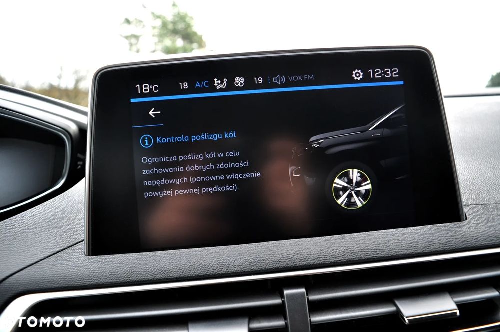 Peugeot 3008 1.2 PureTech Allure S&S - 26