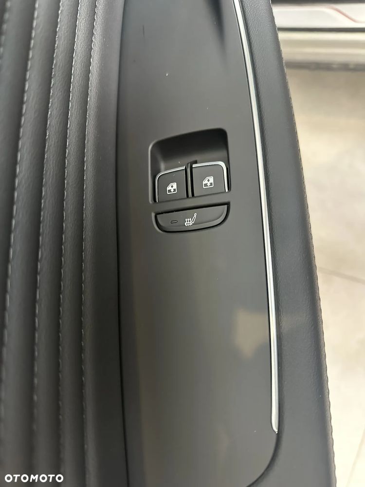 Hongqi HS5 - 16