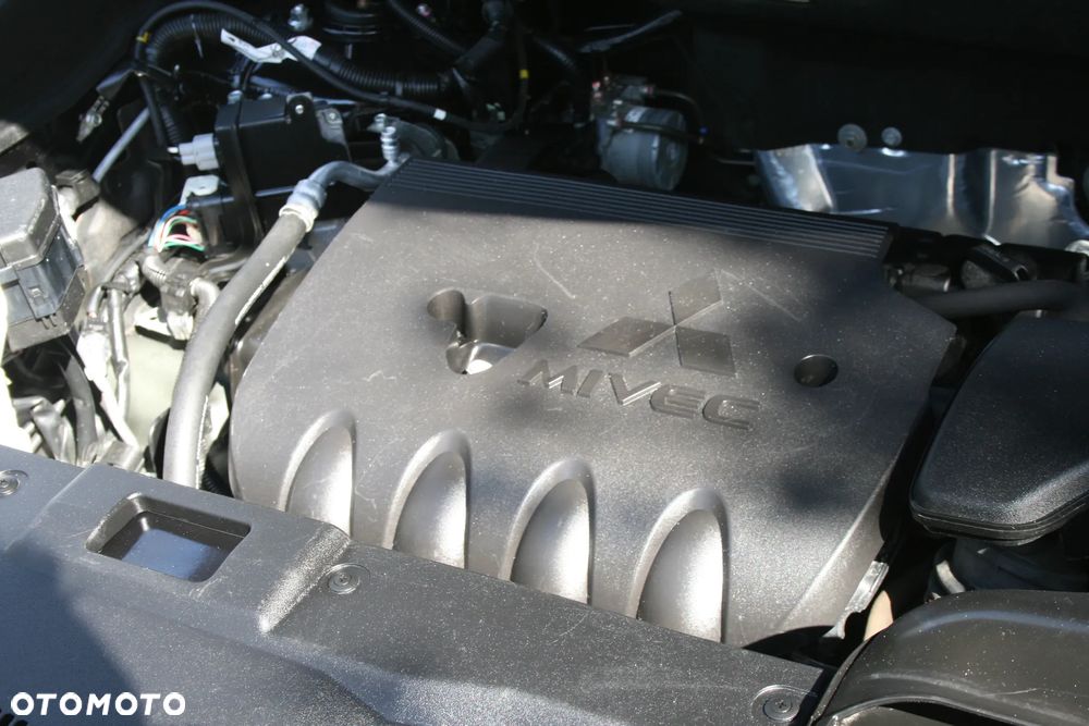 Mitsubishi Outlander - 34