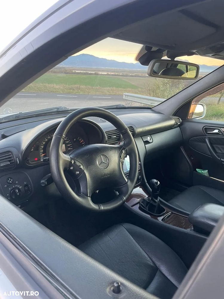 Mercedes-Benz C 200 CDI - 12