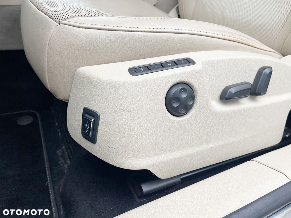 Skoda Superb 2.0 TSI L&K DSG - 17