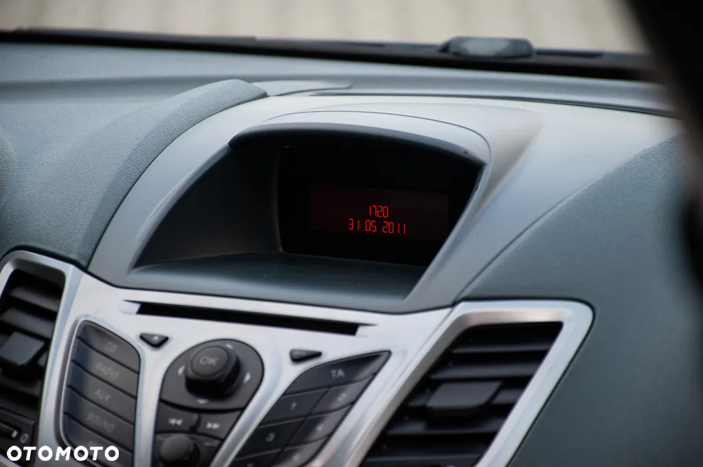 Ford Fiesta - 25