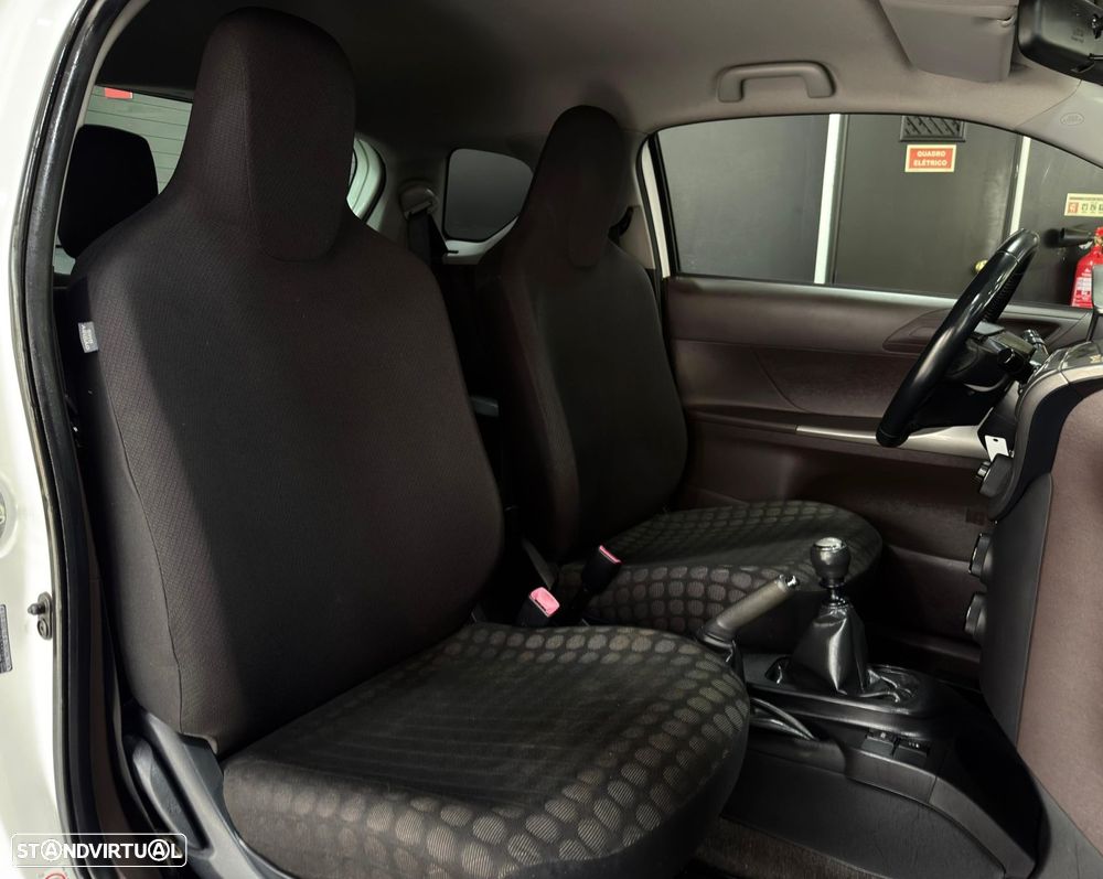 Toyota iQ 1.0 VVT-i 2 EP - 14