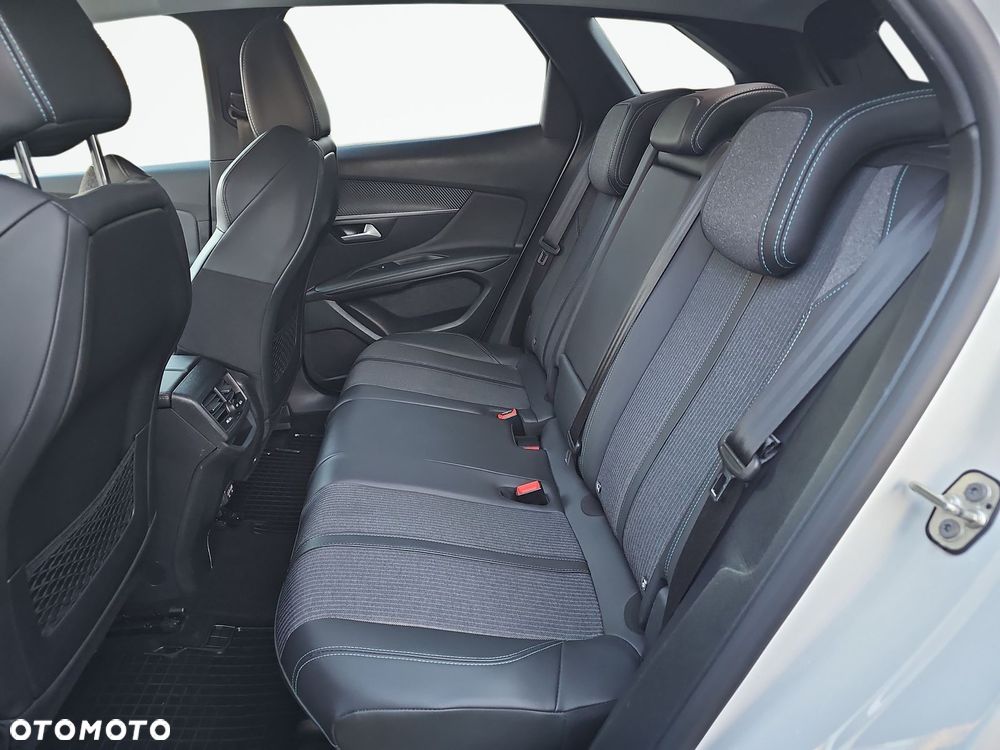 Peugeot 3008 1.2 PureTech Allure S&S - 16