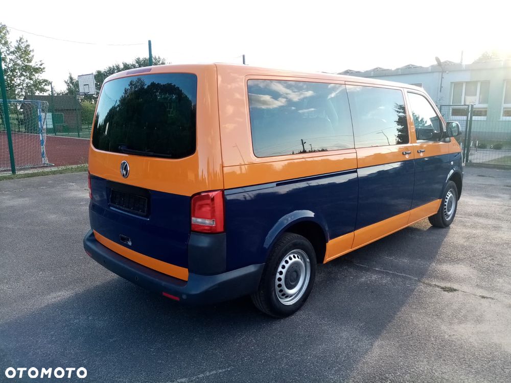 Volkswagen Caravelle - 4