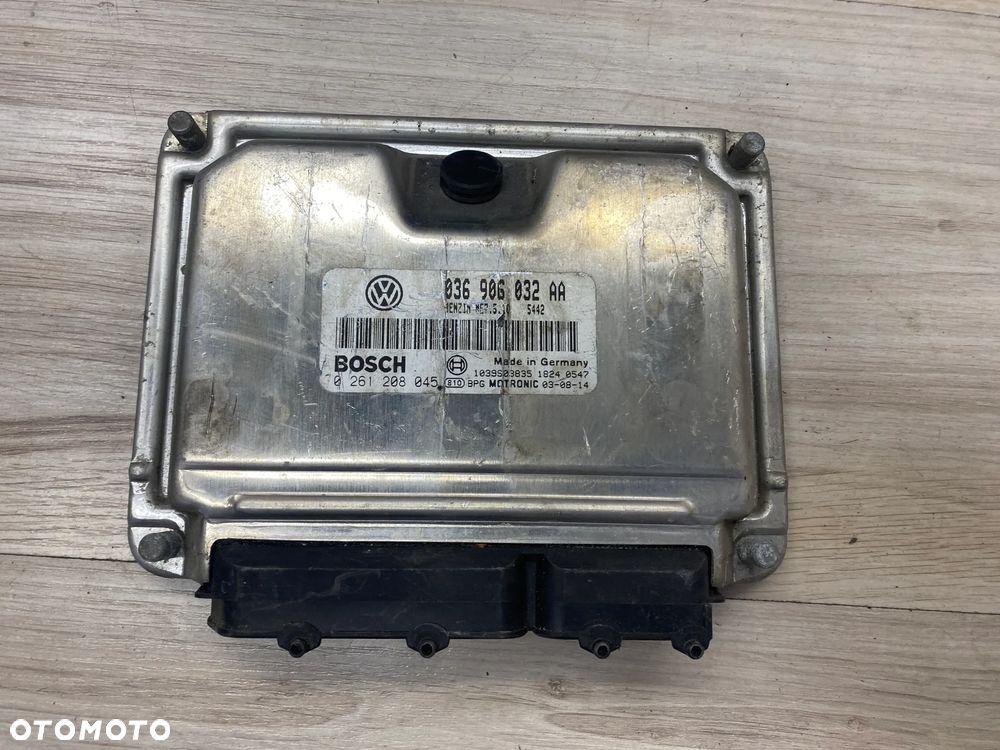 KOMPUTER STEROWNIK SILNIKA ECU 036906032AA 0261208045