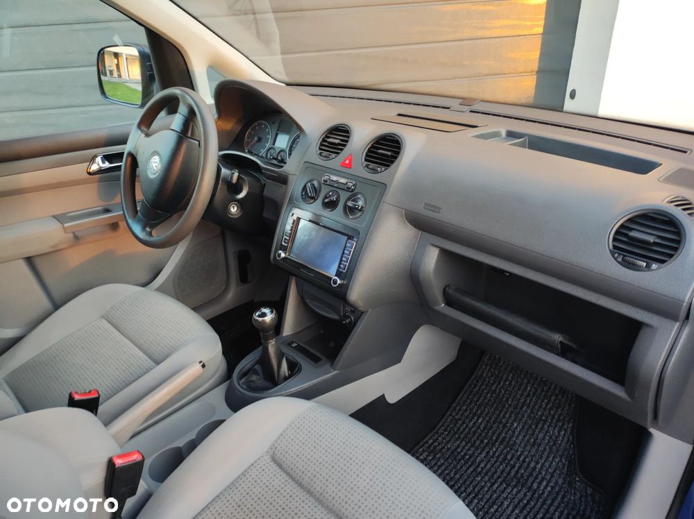 Volkswagen Caddy - 10
