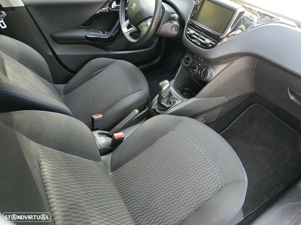 Peugeot 208 1.2 PureTech Active - 26