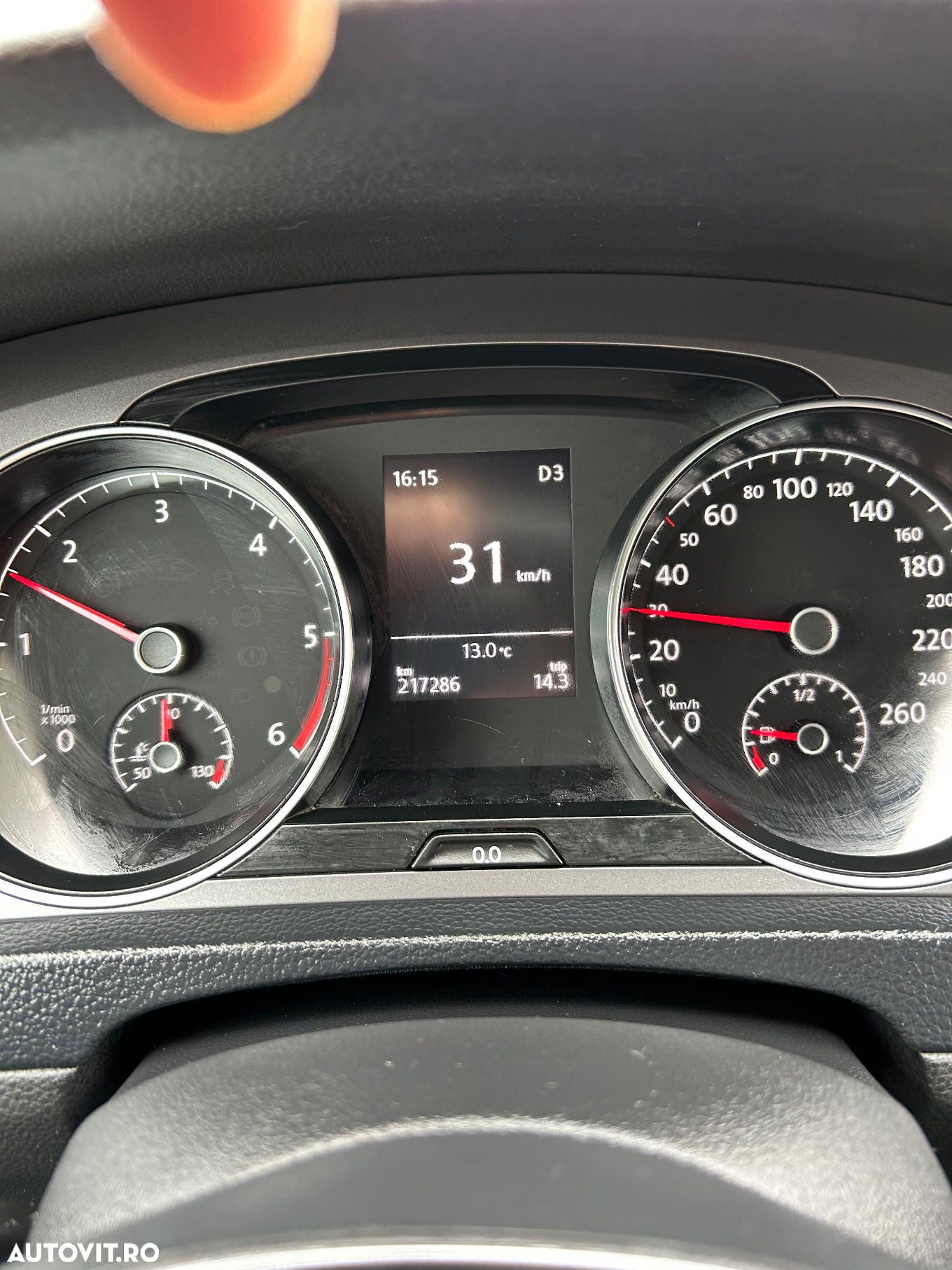 Volkswagen Golf 1.6 TDI DPF DSG BlueMotion Technology Comfortline - 8