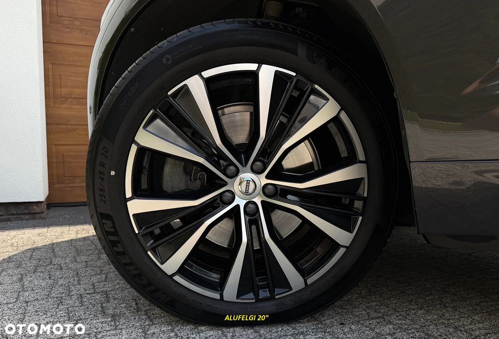 Volvo XC 60 B4 D Plus Dark - 33