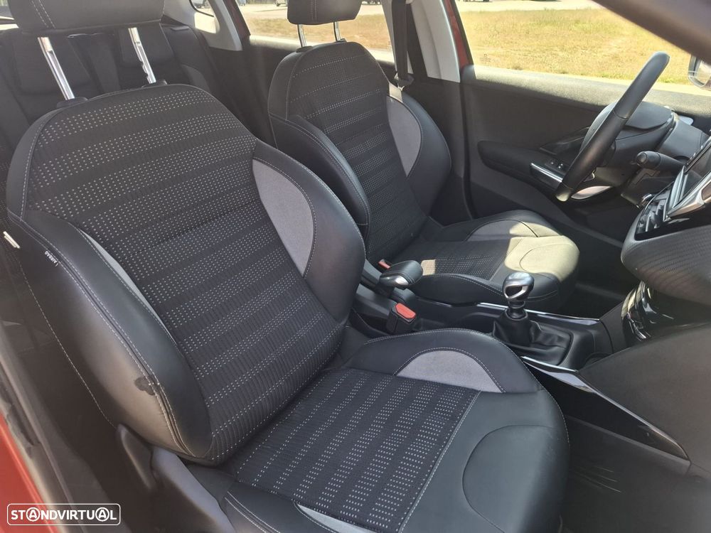 Peugeot 2008 1.6 BlueHDi Allure - 26