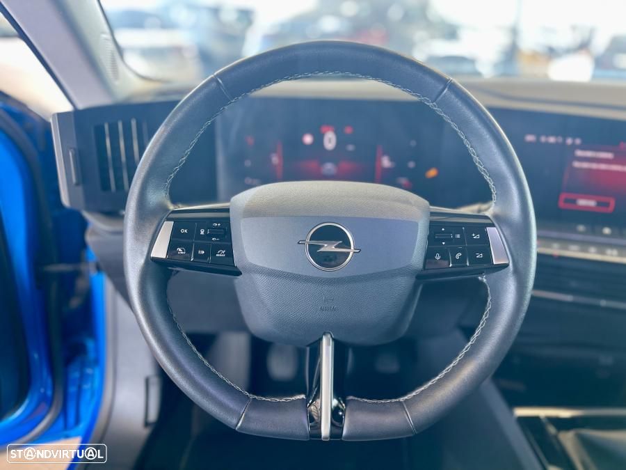 Opel Astra 1.2 T Elegance - 11