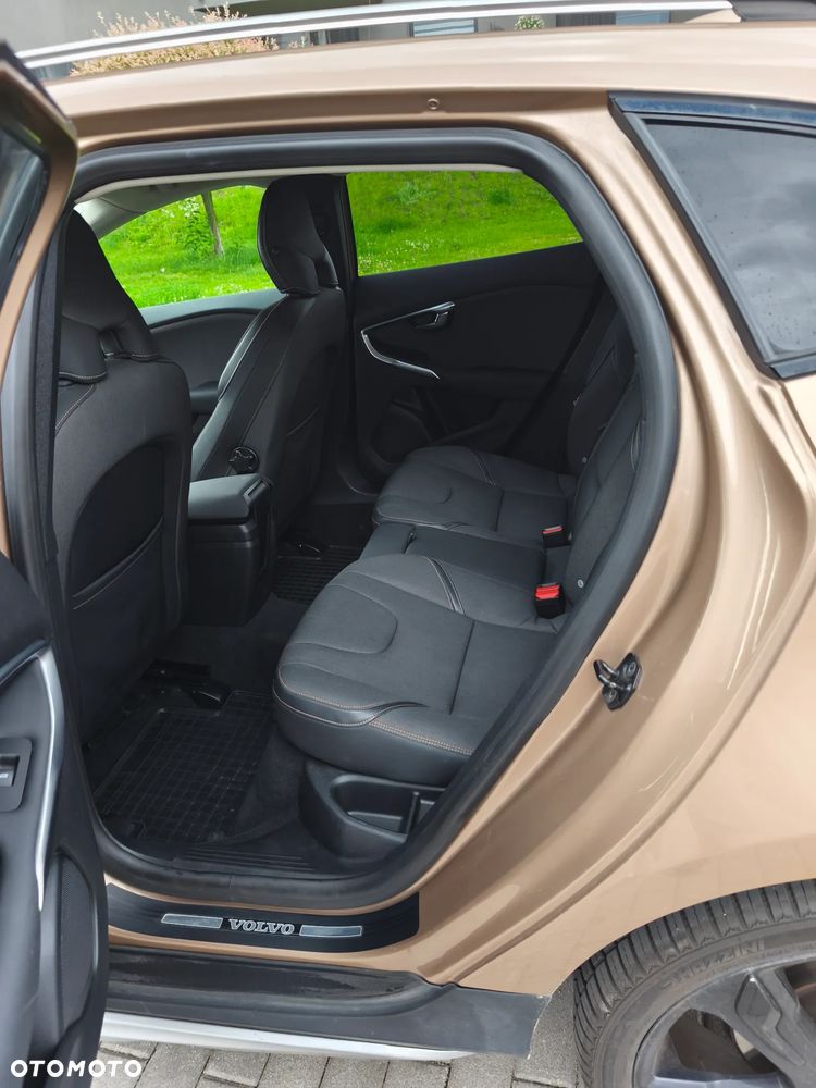 Volvo V40 Cross Country D3 Momentum - 16