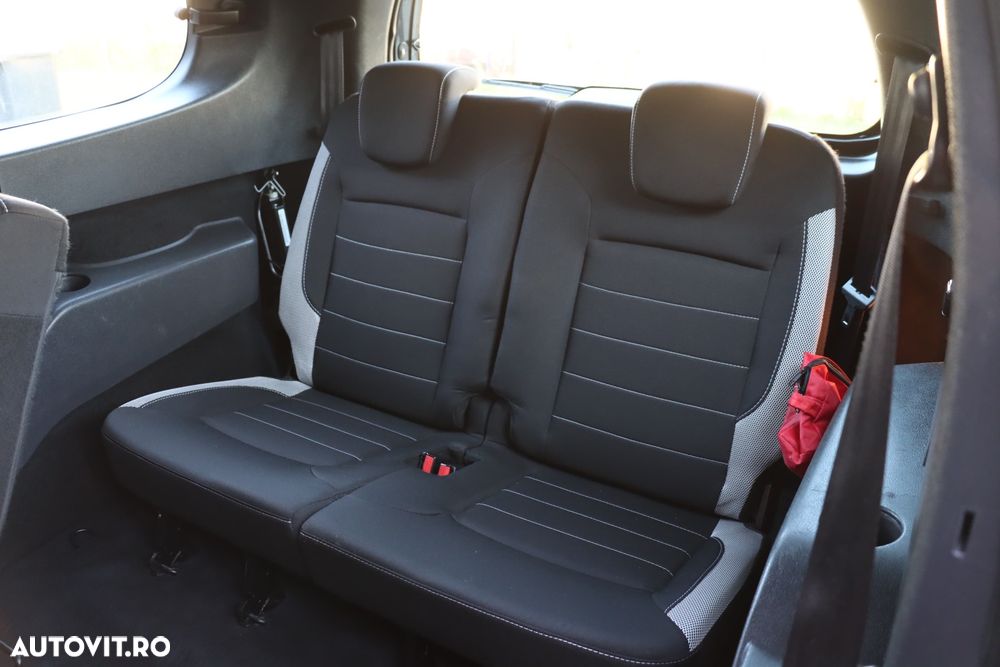Dacia Lodgy 1.6 SCe Stepway - 8