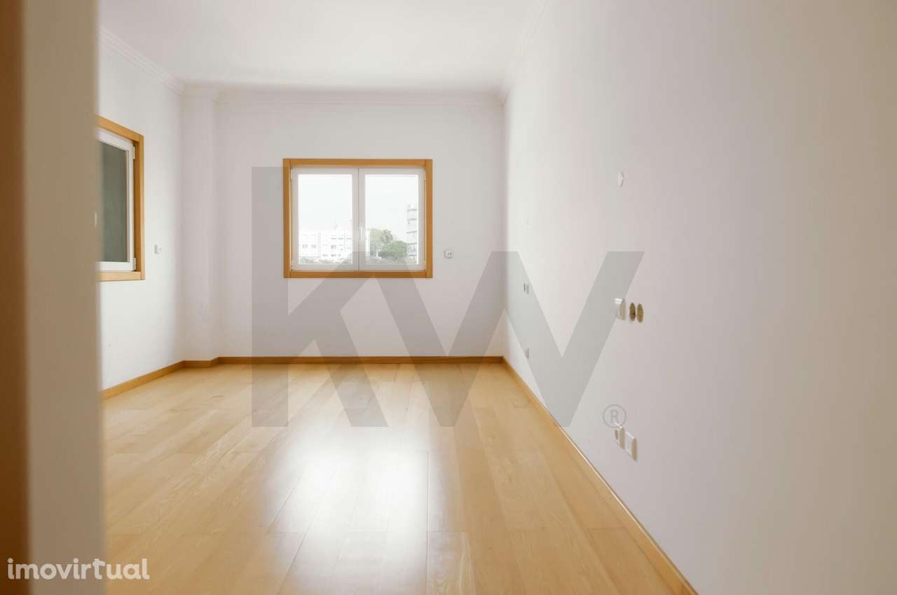 Apartamento T3 com varanda e garagem no L Towers, em Paço de Arcos - Grande imagem: 3/30