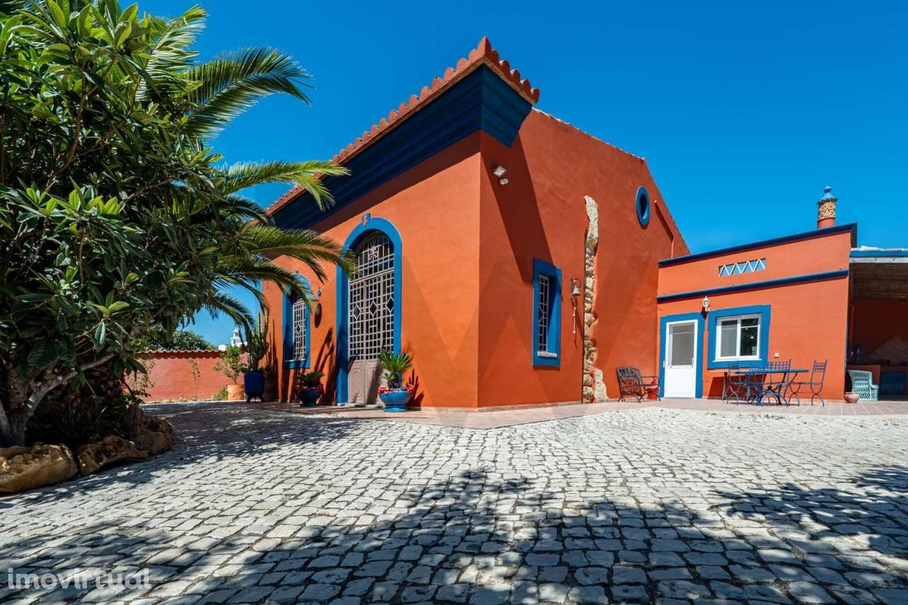 Moradia T3 + Terreno com Potencial de Rendimento em Quelfes, Olhão - Grande imagem: 2/52