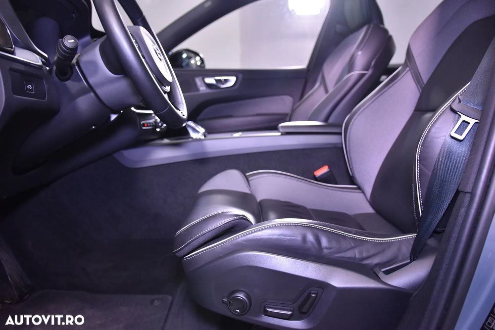 Volvo XC 60 ver-b4-mhev-at8-fwd-momentum - 24