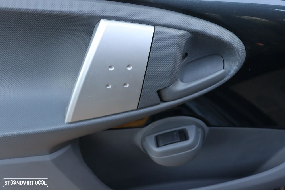 Toyota Aygo 1.0 Plus Sport Pack+VSC - 12