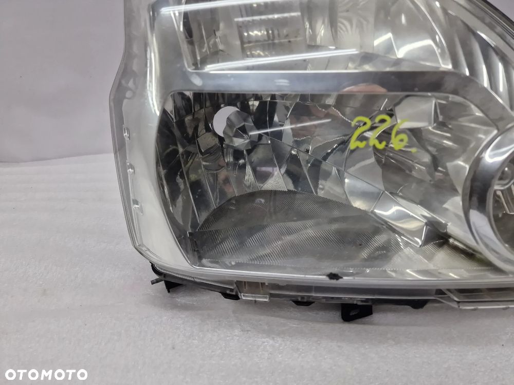 NISSAN X-TRAIL T31 07- PRAWA ZWYKŁA LAMPA PRZEDNIA PRZÓD , NR ICHIK0H1786 , NR AUKCJI LA226 - 10