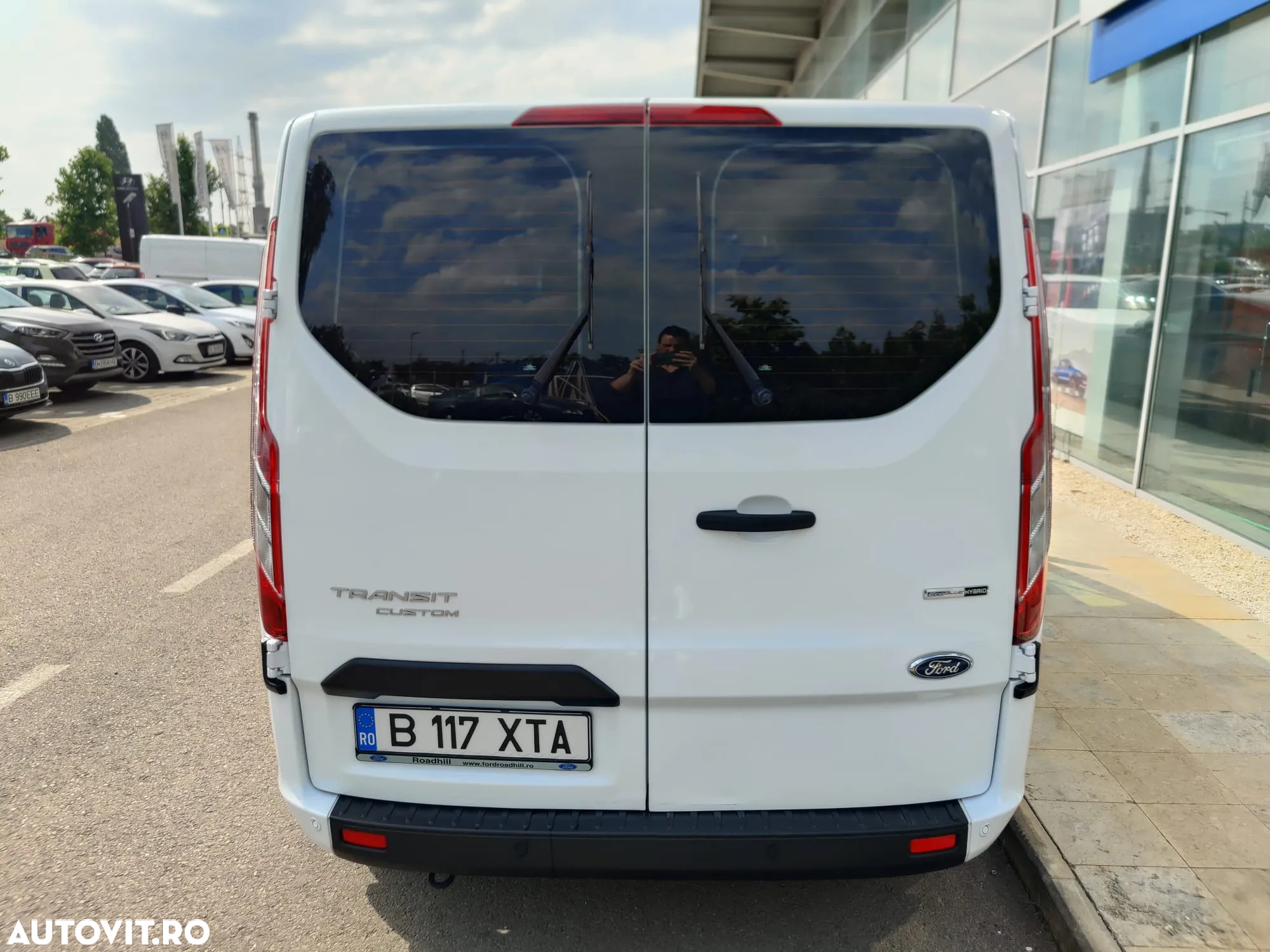 Ford Transit Custom Shuttle Bus 320 2.0 EcoBlue MHEV 130 CP L2H1 Trend - 4