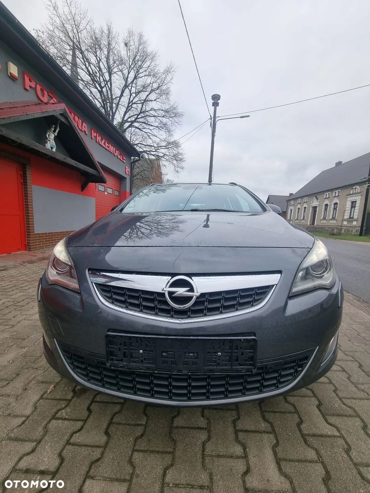 Opel Astra 2.0 CDTI DPF Sports Tourer Automatik Design Edition - 2