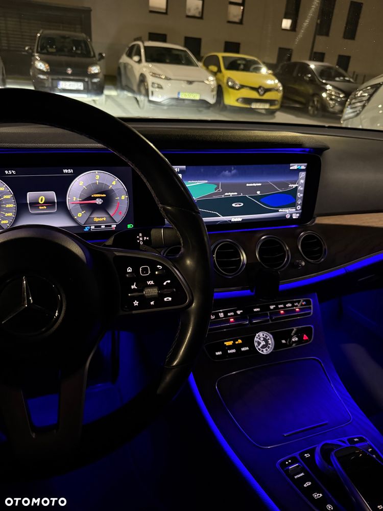 Mercedes-Benz Klasa E 220 d 4-Matic Business Edition 9G-TRONIC - 20