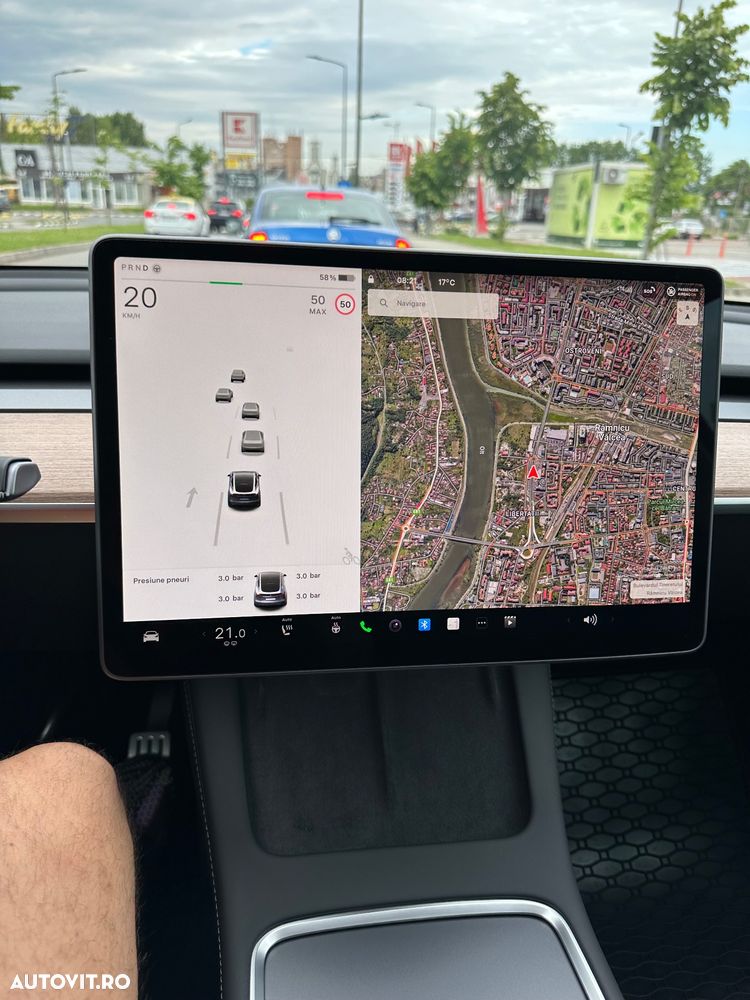 Tesla Model Y Performance Dual Motor AWD - 17