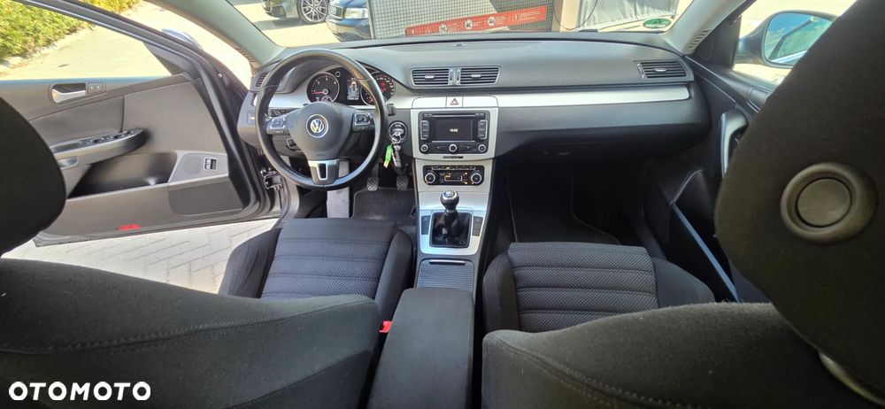 Volkswagen Passat 2.0 TDI Highline - 34