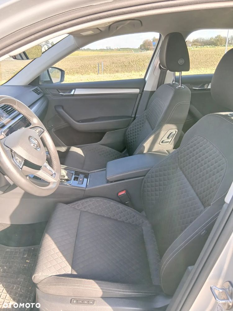 Skoda Superb 2.0 TDI SCR Style DSG - 13