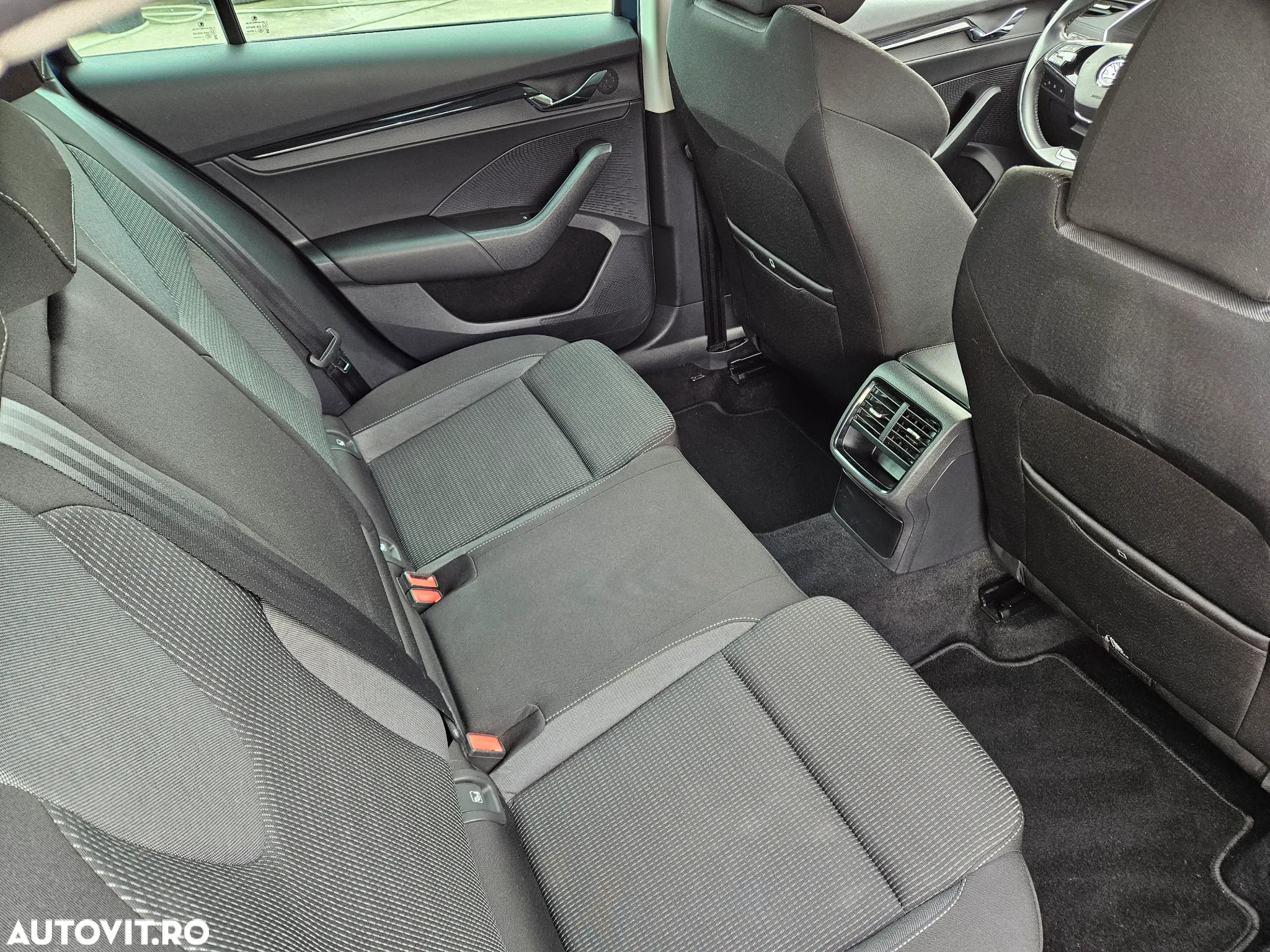 Skoda Octavia 2.0 TDI DSG First Edition - 18