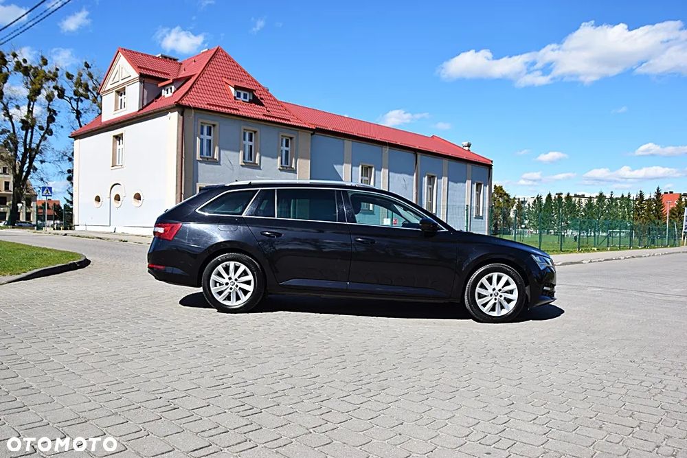 Skoda Superb 2.0 TDI Sportline DSG7 - 6