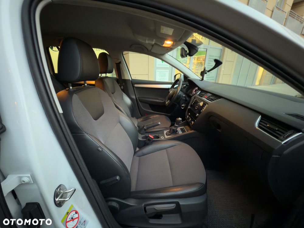 Skoda Octavia 1.6 TDI SCR Style DSG - 20